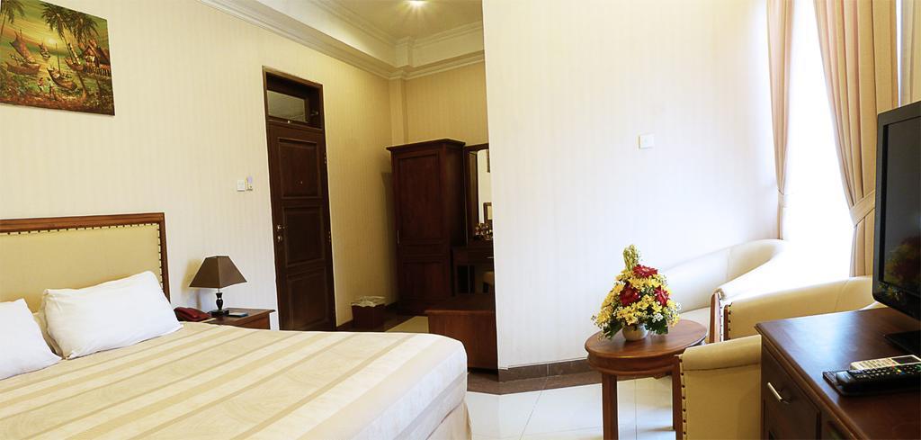 Sagan Hotel Yogyakarta Room photo